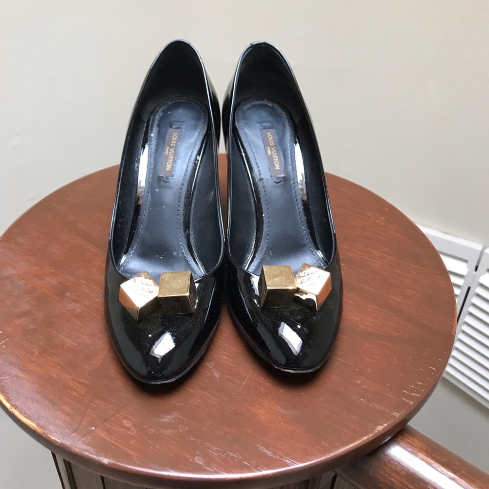 Authentic Louis Vuitton Dice Pump in patent black